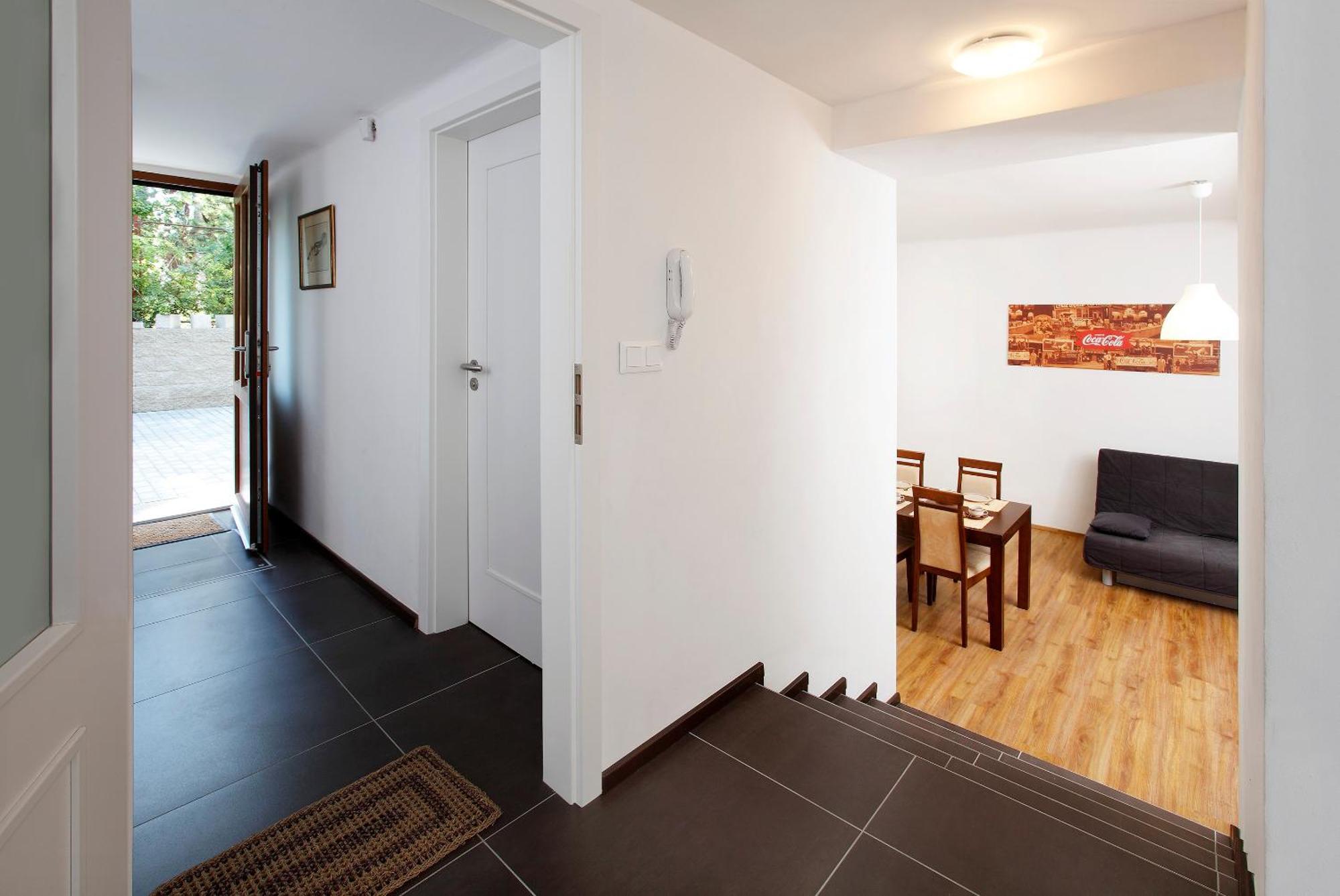 Villa Z - Apartment With Private Parking Brno Exterior foto